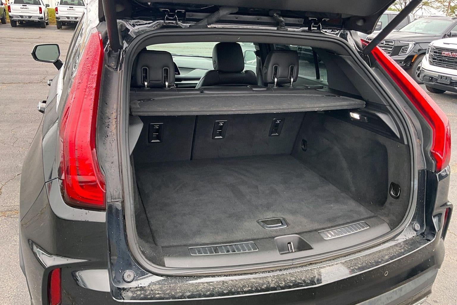 2024 Cadillac XT4 Premium Luxury