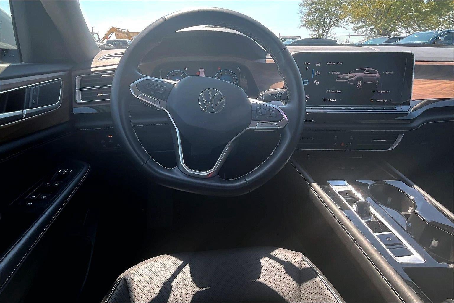 2025 Volkswagen Atlas 2.0T SE w/Technology