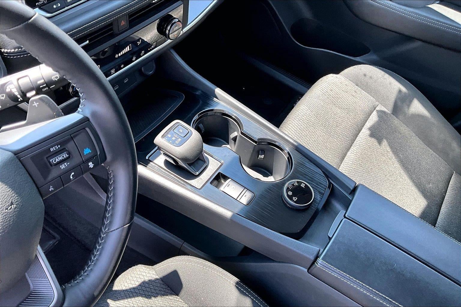 2025 Nissan Rogue SV