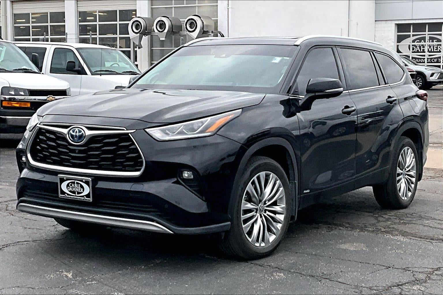 2024 Toyota Highlander Hybrid Platinum