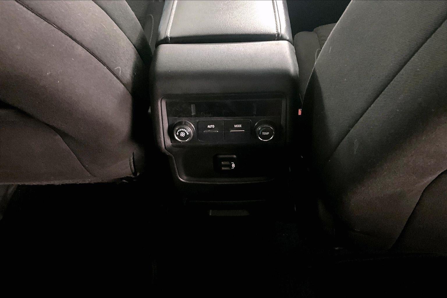 2017 GMC Acadia SLE