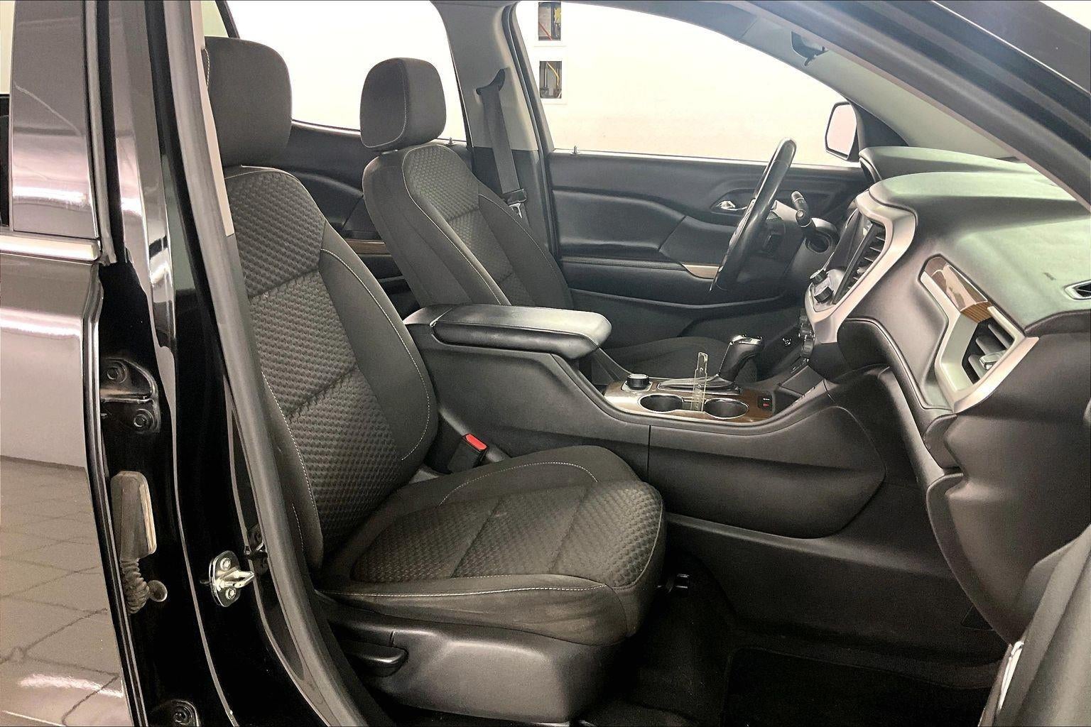 2017 GMC Acadia SLE