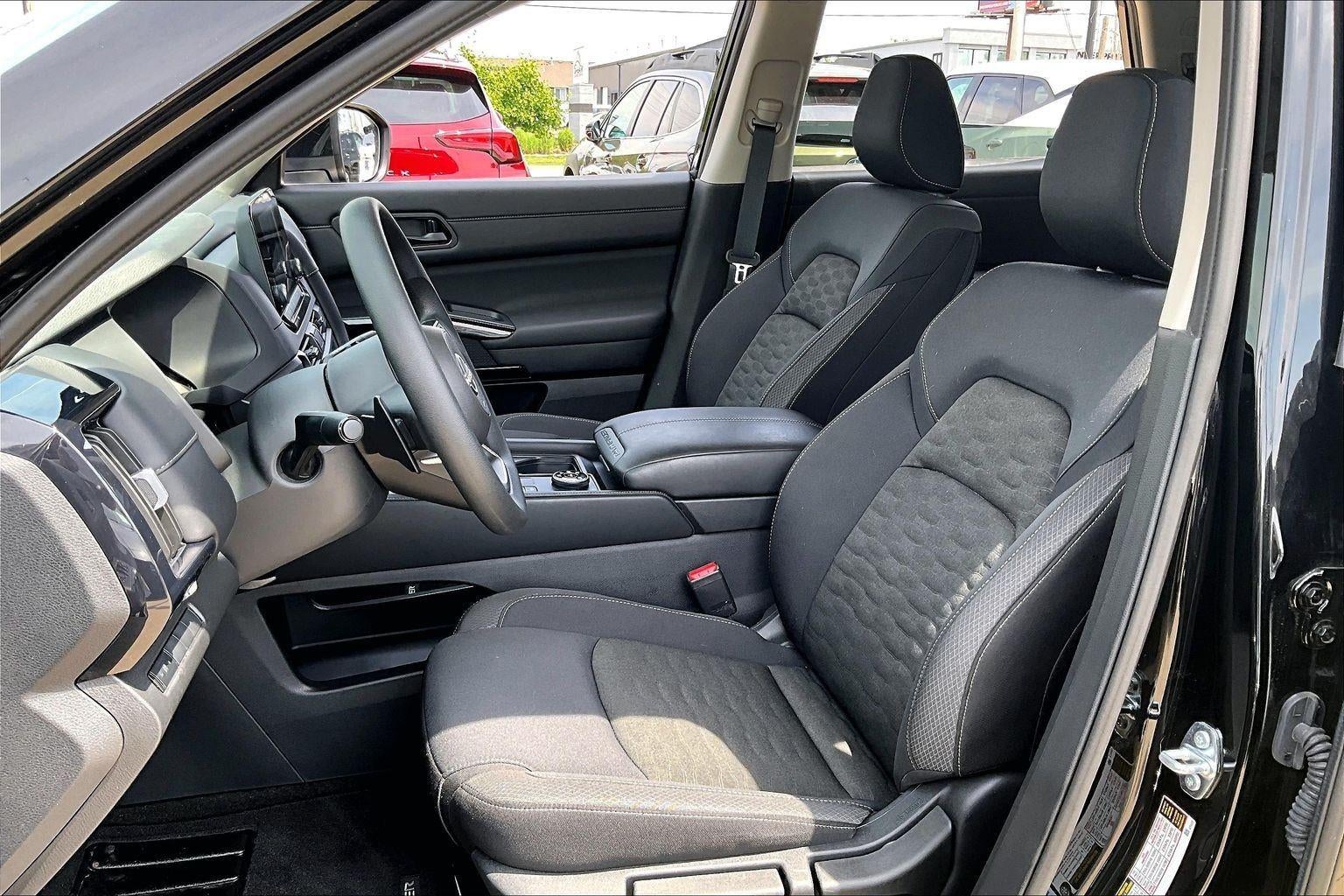 2025 Nissan Pathfinder S
