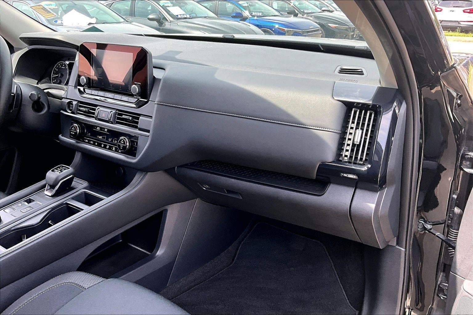 2025 Nissan Pathfinder S