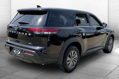 2025 Nissan Pathfinder S