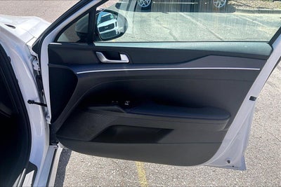 2025 Kia K5 LXS