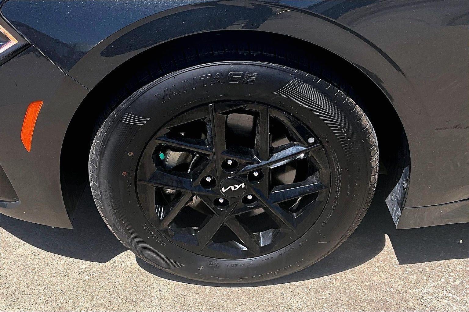 2025 Kia K5 LXS