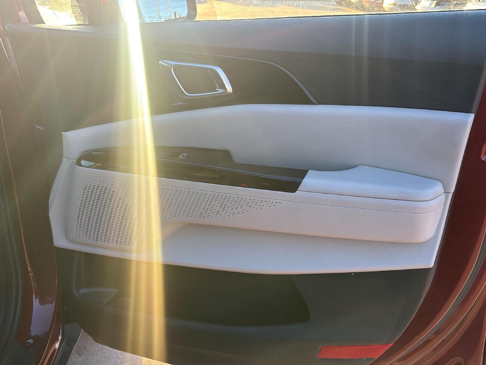 2024 Kia Carnival SX