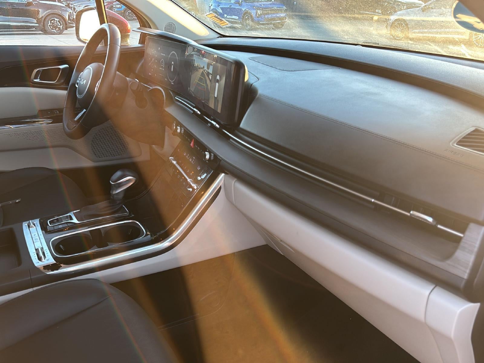 2024 Kia Carnival SX