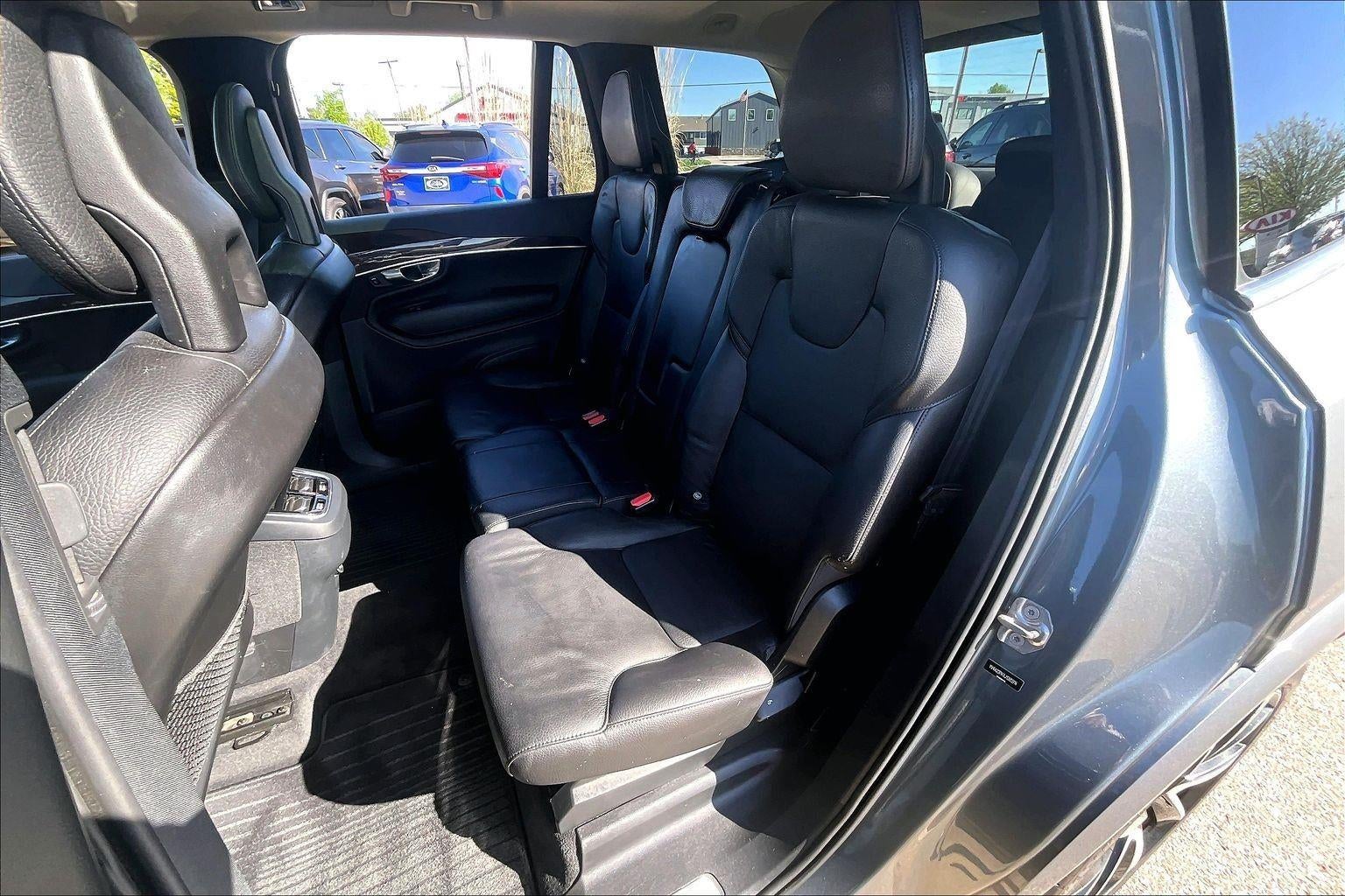 2018 Volvo XC90 Momentum