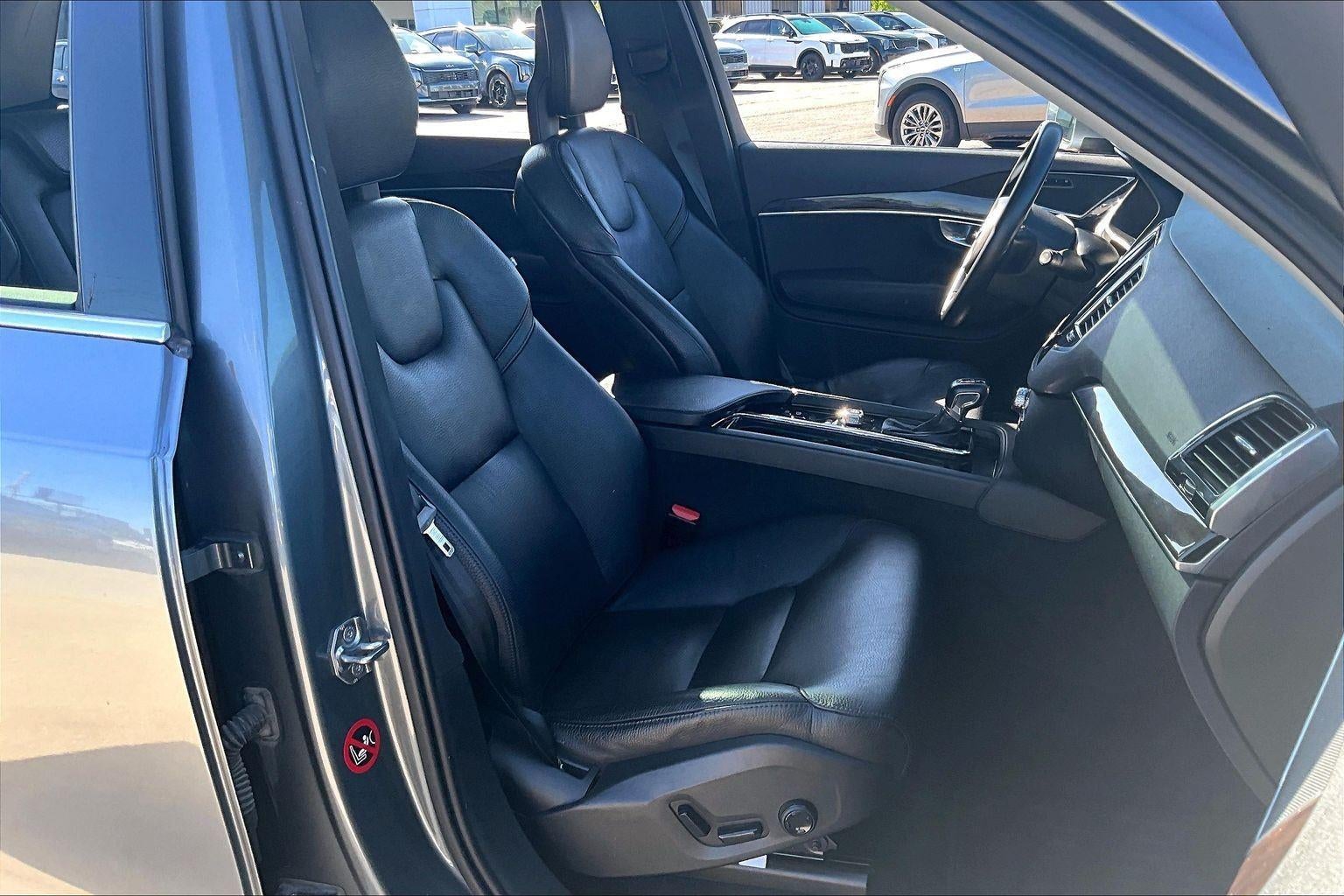 2018 Volvo XC90 Momentum